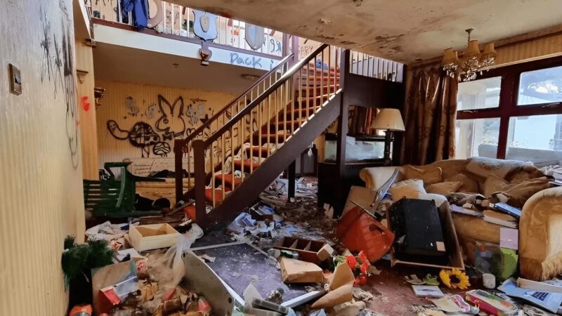 Lucram în străinătate în timp ce mama a rămas singură după moartea tragică a fratelui meu։ O ajutam cu bani și o sunam, dar într-o zi o vecină m-a anunțat că ceva nu este în regulă cu ea