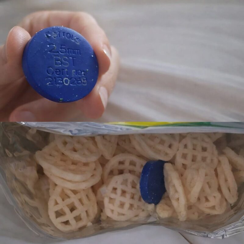 Am deschis punga de chipsuri cu smântână fără să mă gândesc la nimic ciudat. Fiul meu era în bucătărie și își aștepta gustarea, iar eu voiam doar să îi dau repede ceva de mâncare