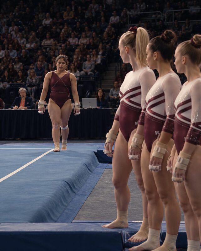 „O să fie un adevărat spectacol! Sper să reziste saltelele de sub ea”, a spus una dintre gimnaste, iar toate au izbucnit în râs